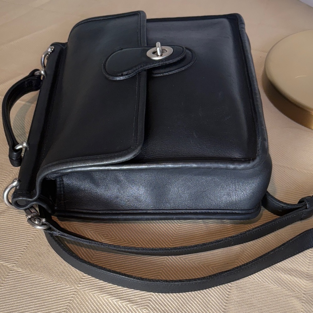 Vintage Coach Willis Shoulder Bag No. 240-3505 – Made in the United States! - Picture 7 of 12